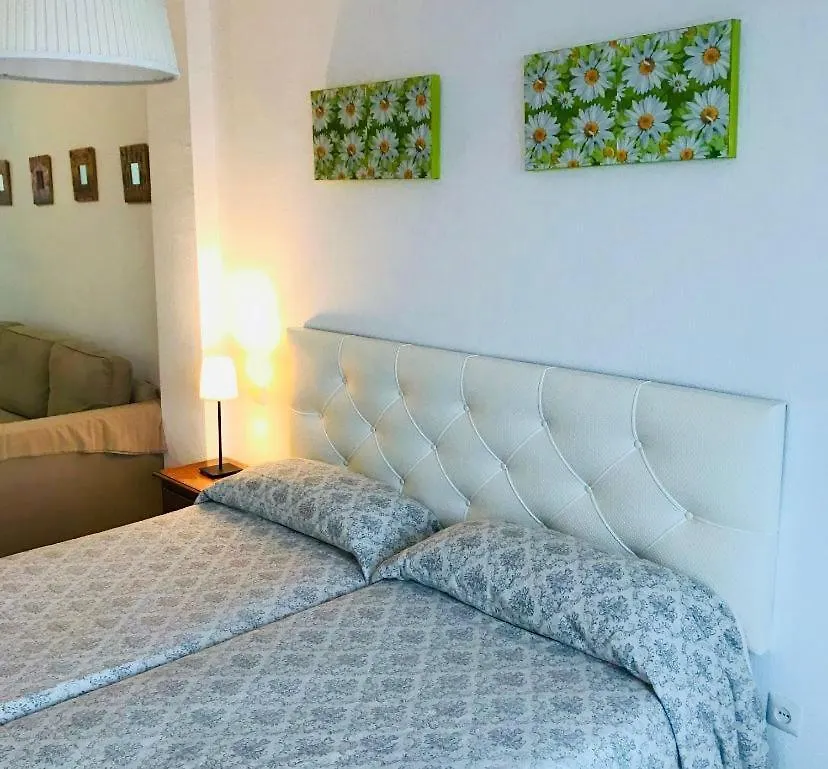 Hostal Tres Soles Nerja Gæstehus